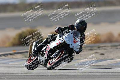 media/Nov-16-2025-Race Pace (Sun) [[8c5fa54630]]/Non Verified Riders (1st 20 Minutes)/1-Turn 14 (10am)/